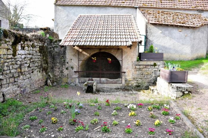 Abreuvoir de Villiers-sur-Yonne un beau patrimoine