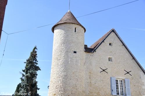 Ancien château de Garchy un remarquable patrimoine