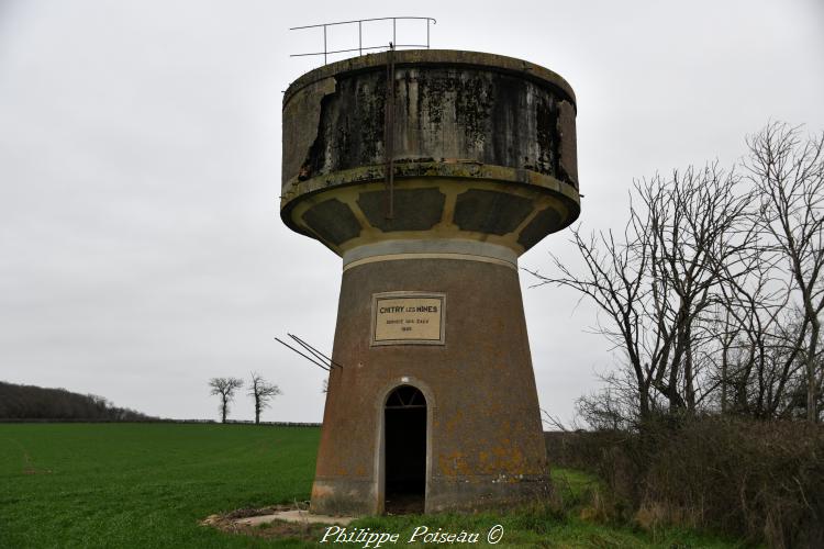 L'ancien château d'eau de Chitry