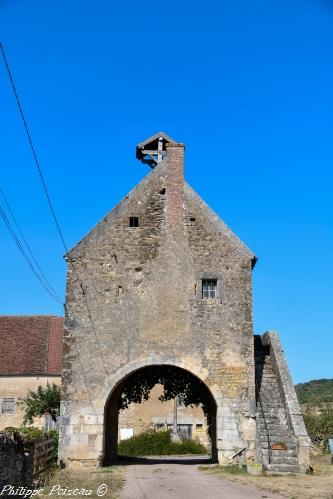 Ancien corps de garde de Sur Yonne Nièvre Passion