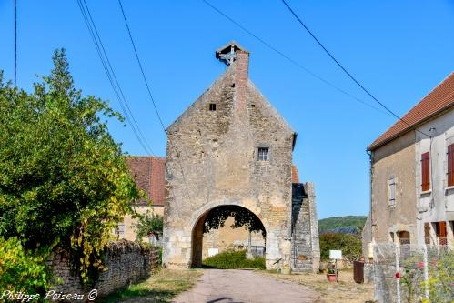 Ancien corps de garde de Sur Yonne Nièvre Passion