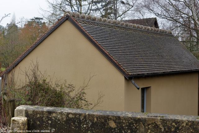 Ancien lavoir de Lurcy-le-Bourg