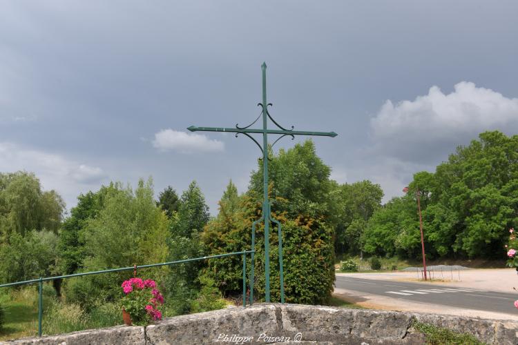 Ancien pont de Courcelles