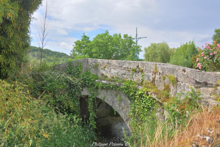 Ancien pont de Courcelles un beau patrimoine