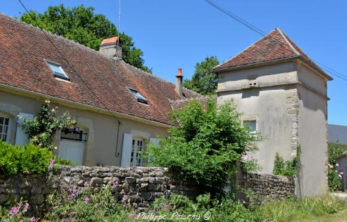 Ancien presbytère de Saint Germain des Bois un patrimoine