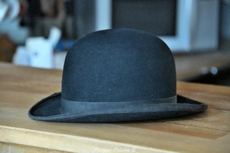 chapeau