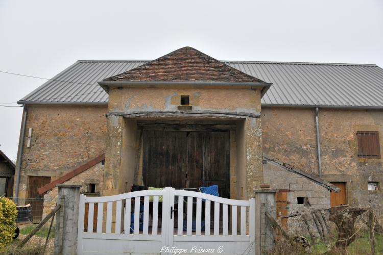 Vestiges de l'église de Lichy