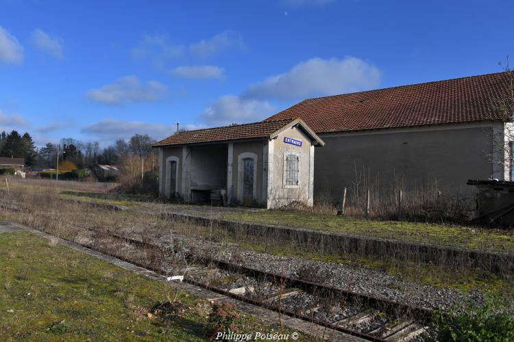 L'ancienne gare d'Entrains sur Nohain 