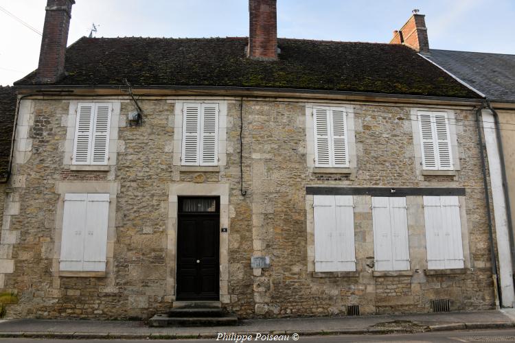 L'ancienne gendarmerie d'Entrains sur Nohain