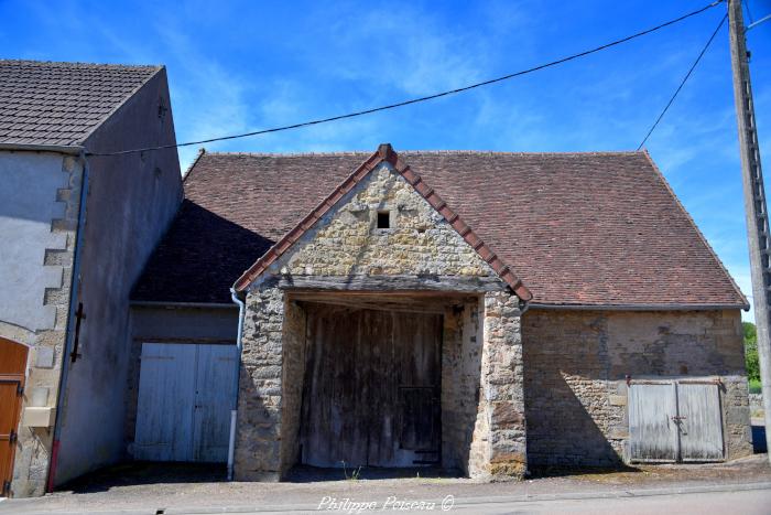 Ancienne grange de Saint Révérien un beau patrimoine