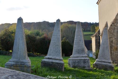 Anciennes pierre tombale de Chazeuil un remarquable patrimoine