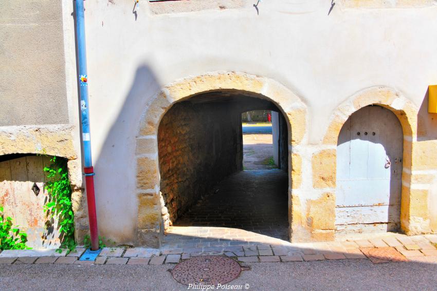 Ancien passage entre deux rues de Clamecy