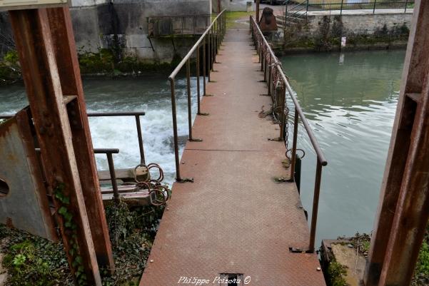 Barrage à aiguilles de Clamecy