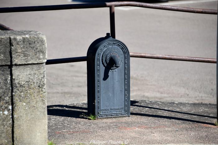 Borne fontaine de Corbigny