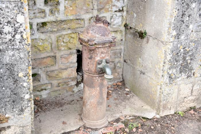 Borne fontaine de Guérigny