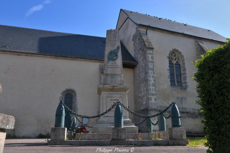 Monument aux morts de Brassy un hommage