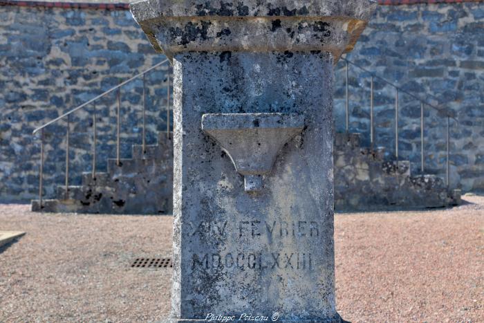 Croix monumentale du Cimetière de Ternant