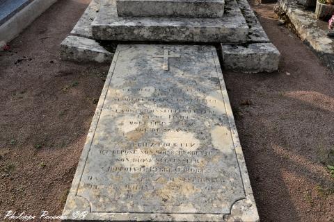 Croix du cimetière de Dompierre-sur-Héry
