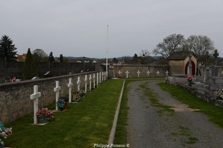 Carré militaire de Luzy un beau patrimoine