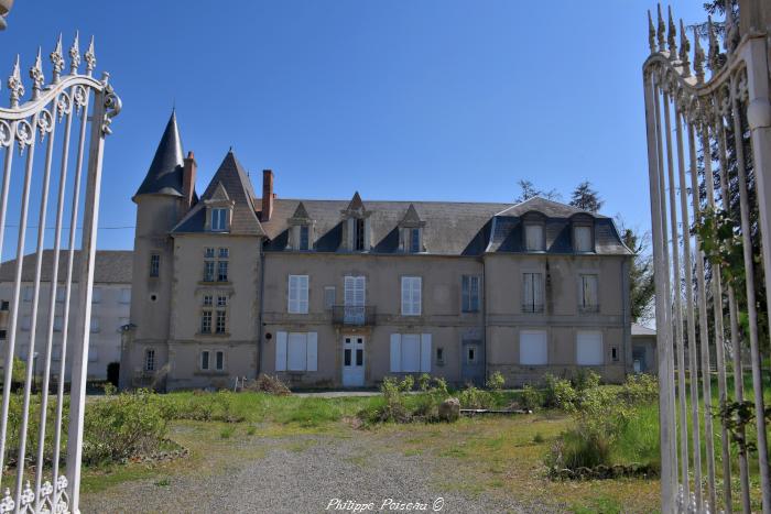 Château de Cercy La Tour un beau patrimoine