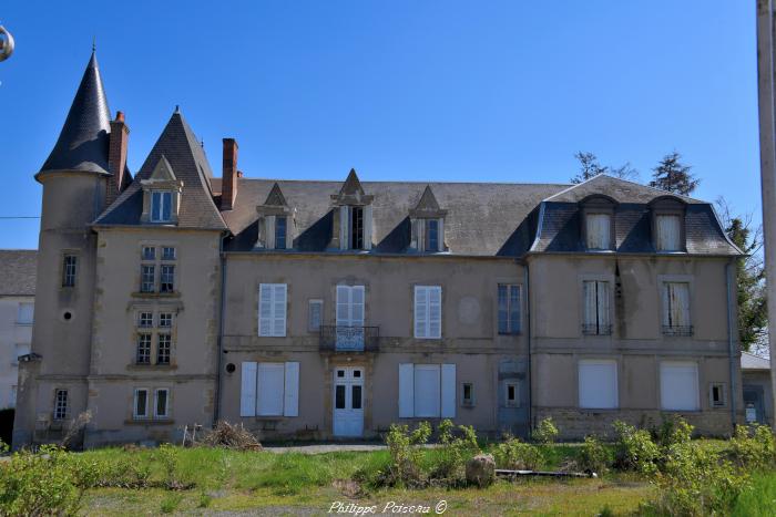 chateau cercy la tour