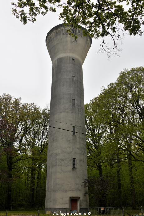 Château d'eau de Monceaux le Comte 