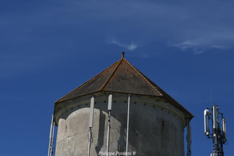 Château d'eau de Saint Parize le Chatel 
