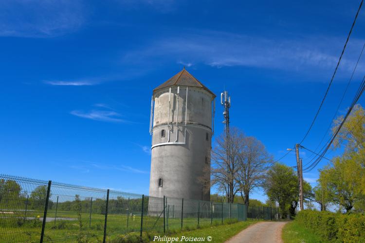 Château d’eau de Saint Parize le Chatel un beau patrimoine