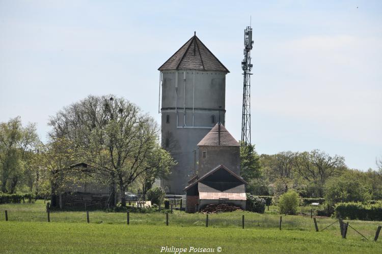 Château d'eau de Saint Parize le Chatel 