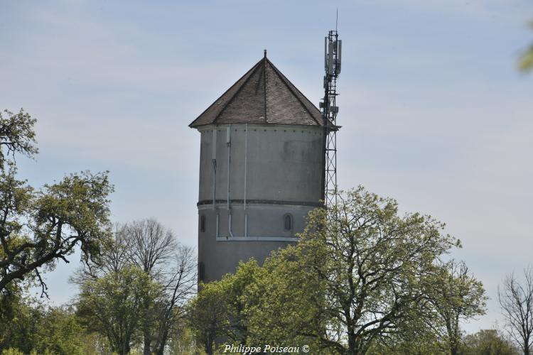 Château d'eau de Saint Parize le Chatel 