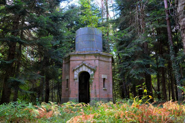 Le château d’eau du château de Thaix un patrimoine