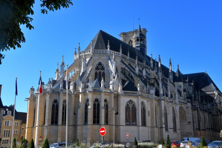 Chemin de croix de la cathédrale de Nevers un beau patrimoine
