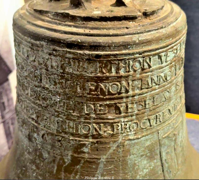 cloche de l'ancienne église Saint Amand