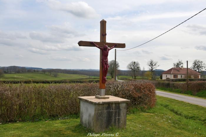 Crucifix carrefour de Tazilly