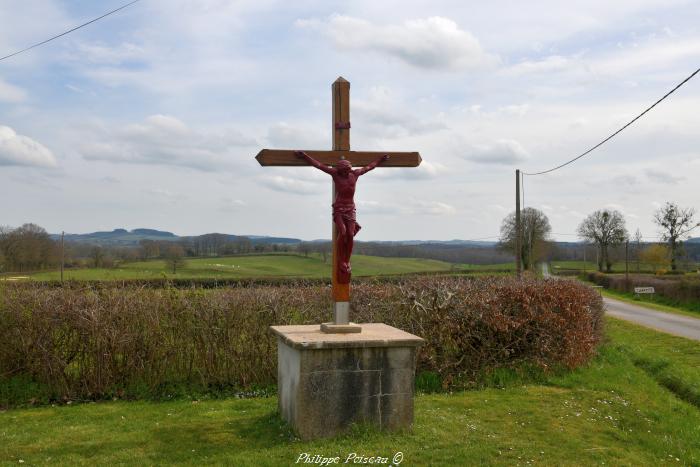 Crucifix carrefour de Tazilly un petit patrimoine