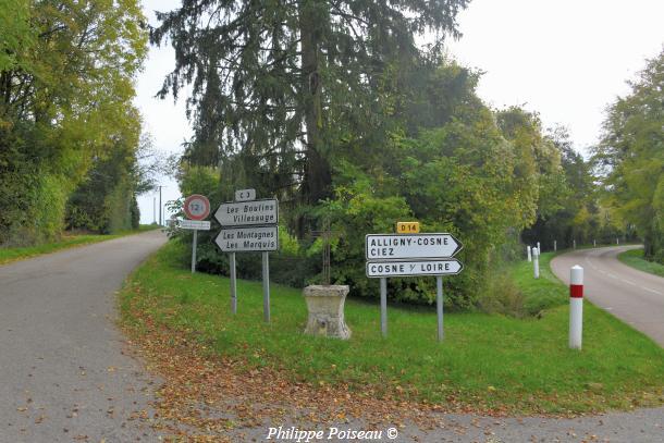 Croix de carrefour de Bouhy