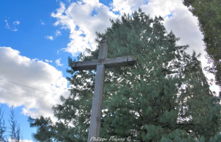 Croix au carrefour du Grand Pré de Valotte