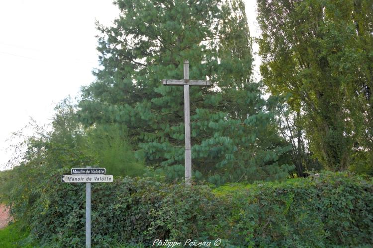 Croix au carrefour du Grand Pré de Valotte un patrimoine