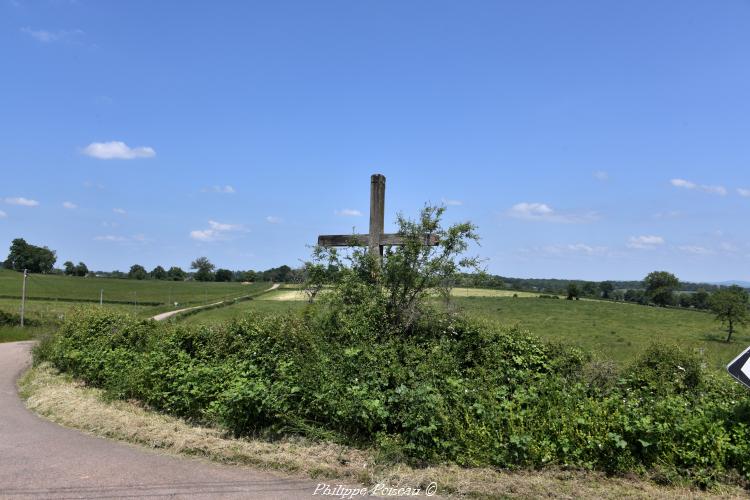 Croix du carrefour de Héry