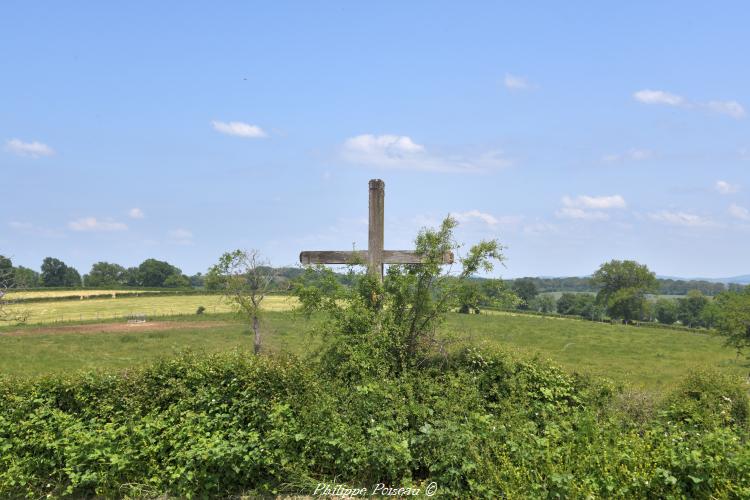 Croix du carrefour de Héry