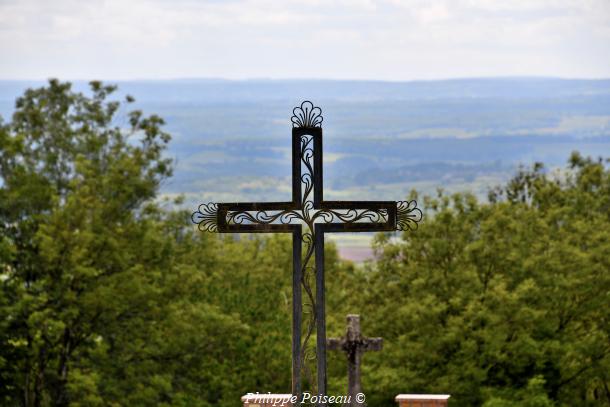 La croix du cimetière de Lormes un beau patrimoine