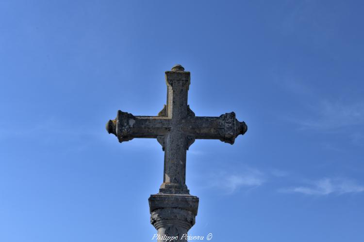 Croix du cimetière de Brassy