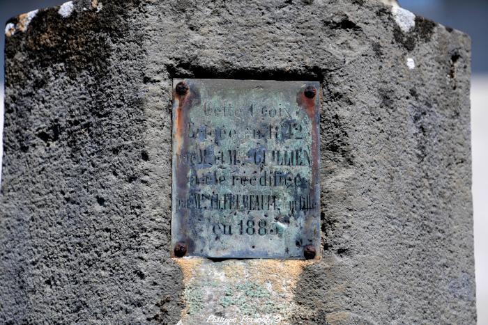 Croix de carrefour de Cercy la Tour