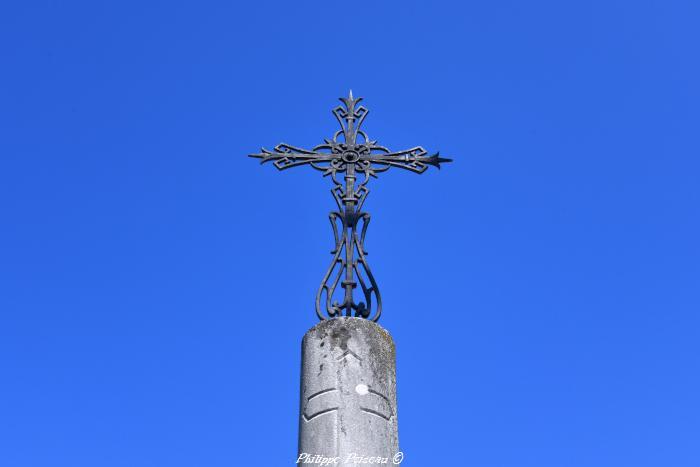 Croix de carrefour de Cercy la Tour