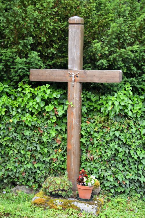 La croix du centre de Chalaux