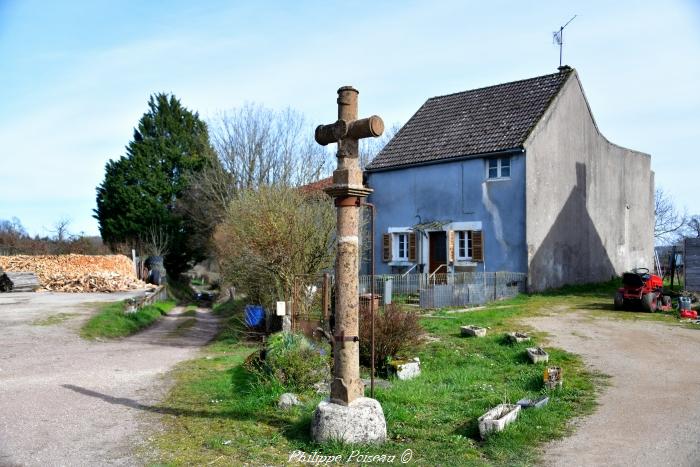 Croix de Champignolle le Bas un beau patrimoine