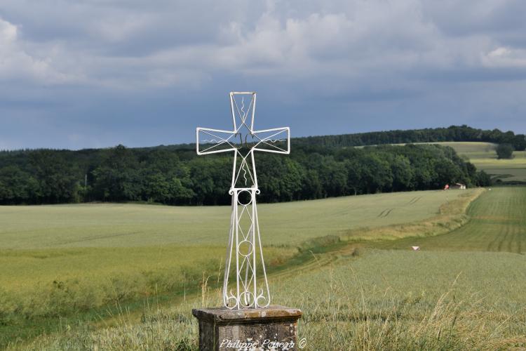 La croix Mathieu de Champlemy un patrimoine