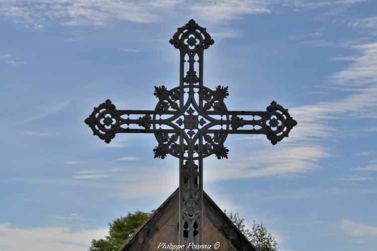 La croix du cimetière de Châtillon-en-Bazois