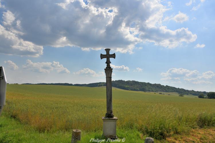 Croix de Corvol-l’Orgueilleux un patrimoine