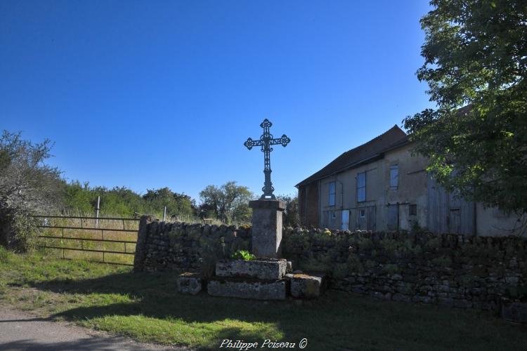 La croix de Cropigny un patrimoine